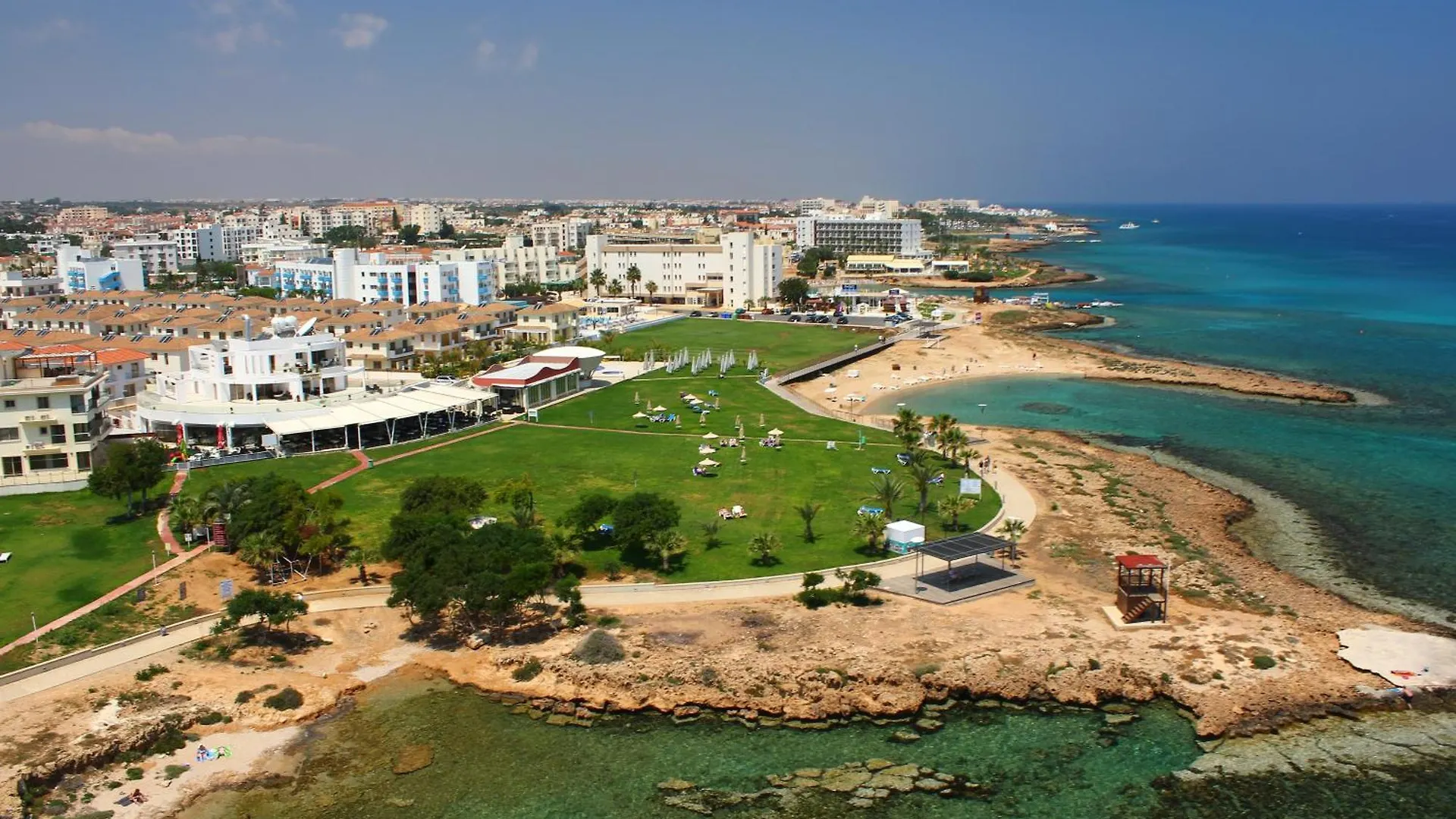 Polyxenia Isaak Luxury Villas And Apartments Protaras