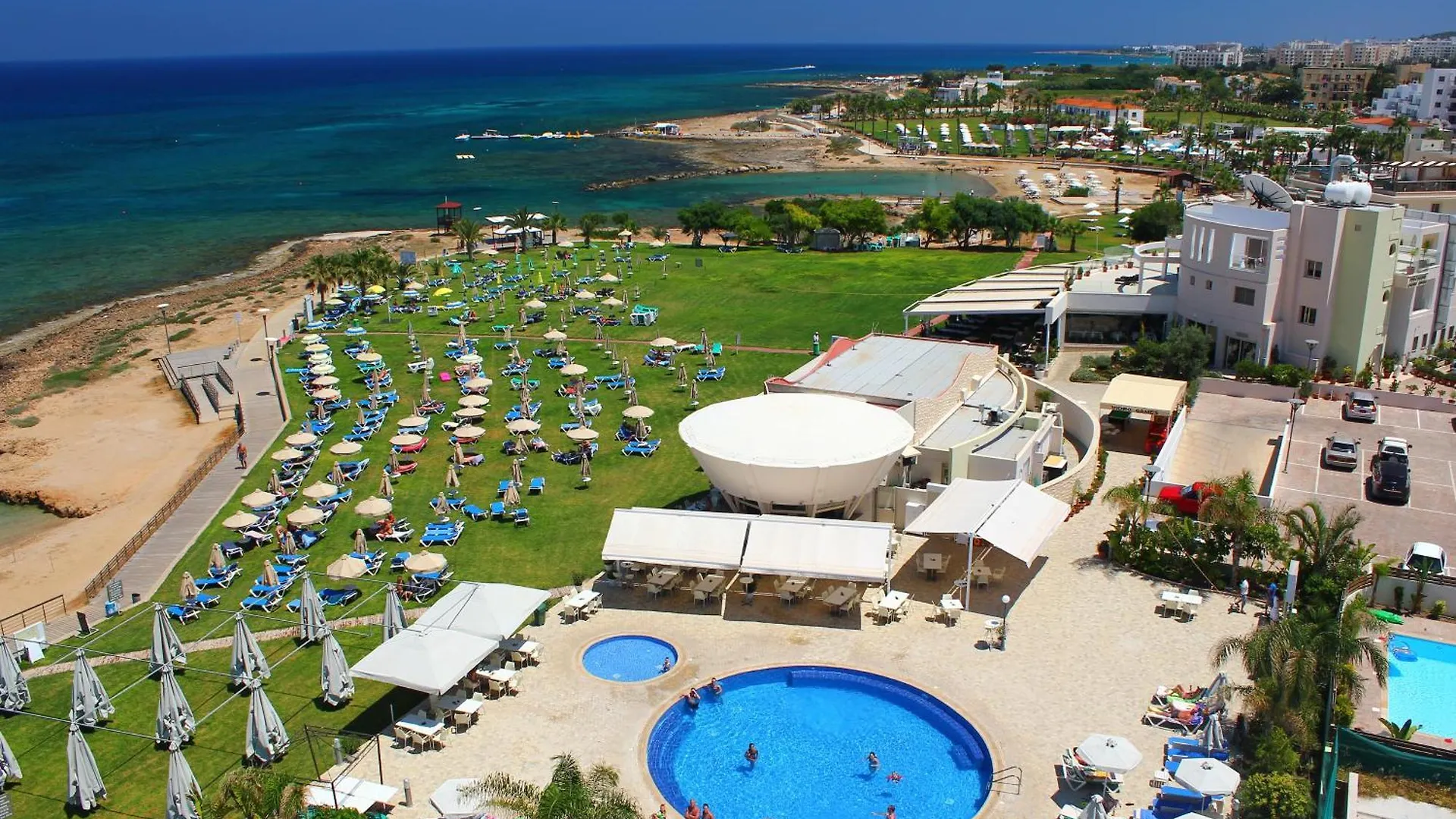 Polyxenia Isaak Luxury Villas And Apartments Protaras