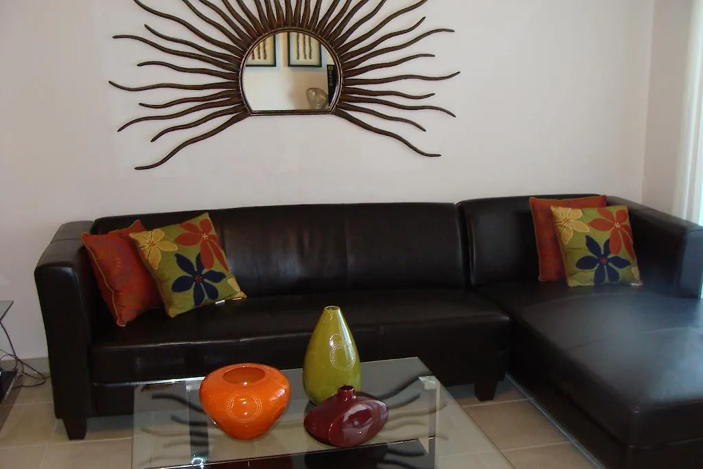 Polyxenia Isaak Luxury Villas And Apartments Protaras