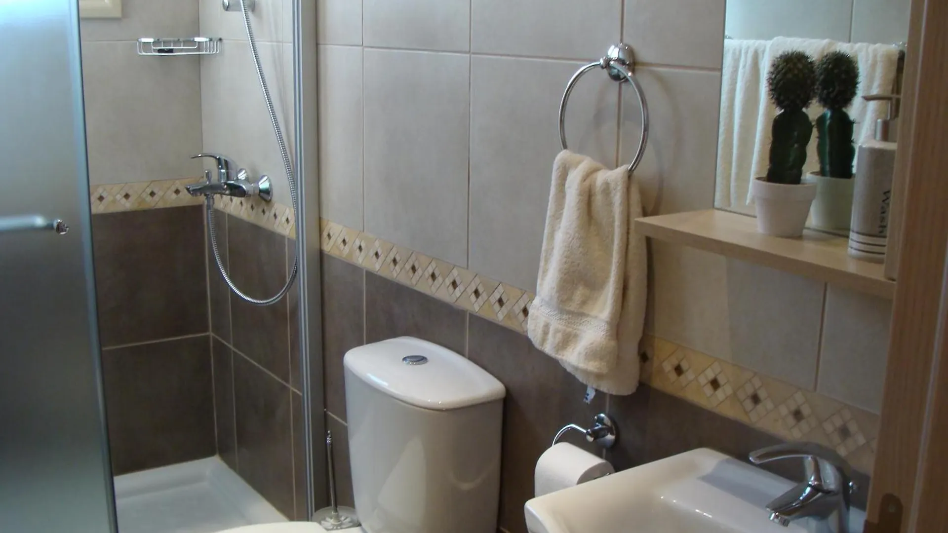 Polyxenia Isaak Luxury Villas And Apartments Protaras
