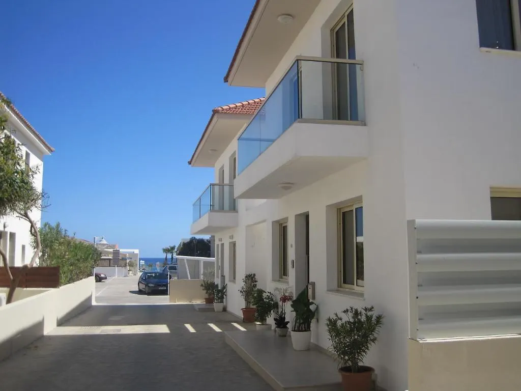 Polyxenia Isaak Luxury Villas And Apartments Protaras